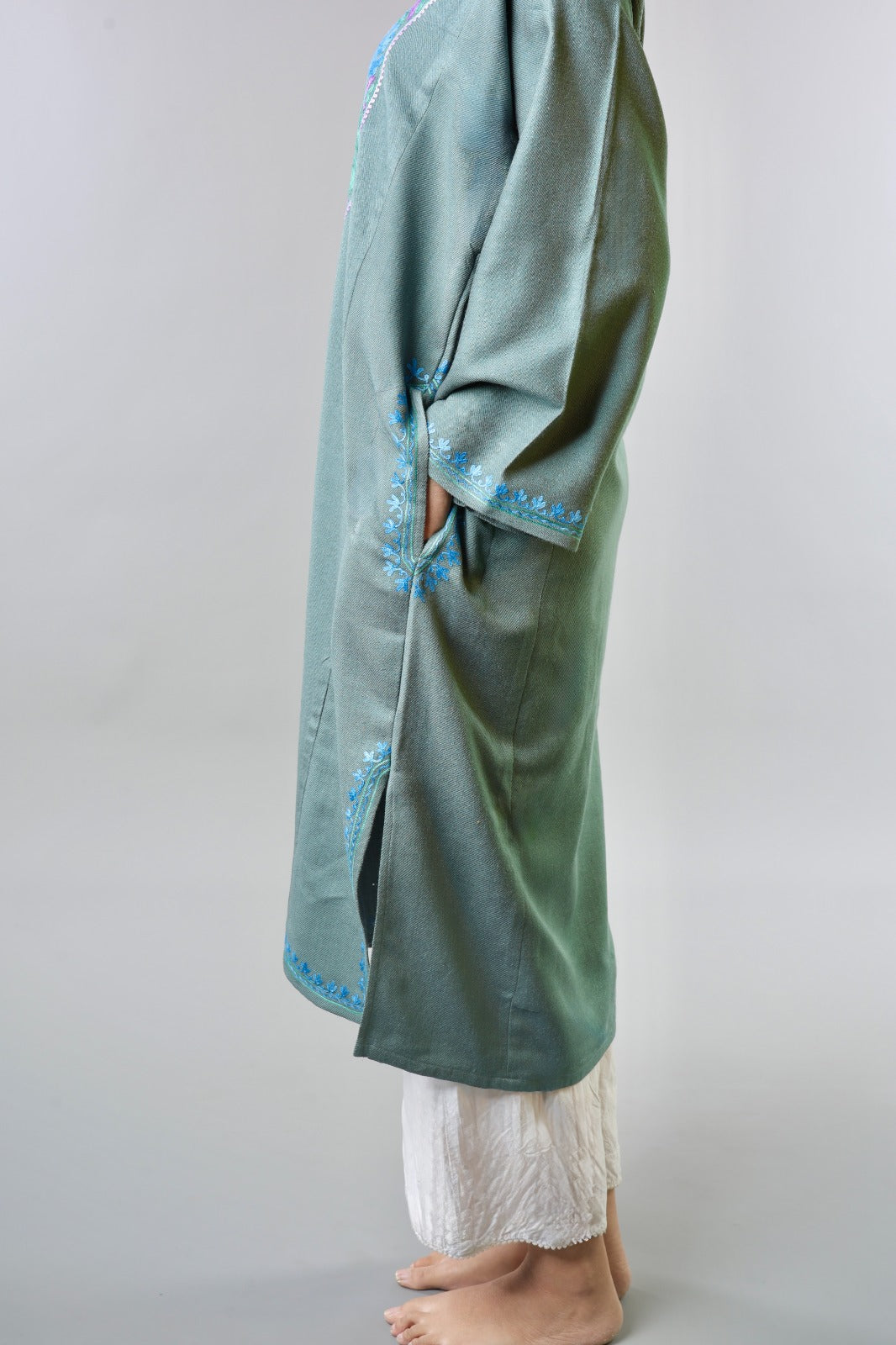 Ethnic Embroidered Kurta with Floral Neckline Detailing