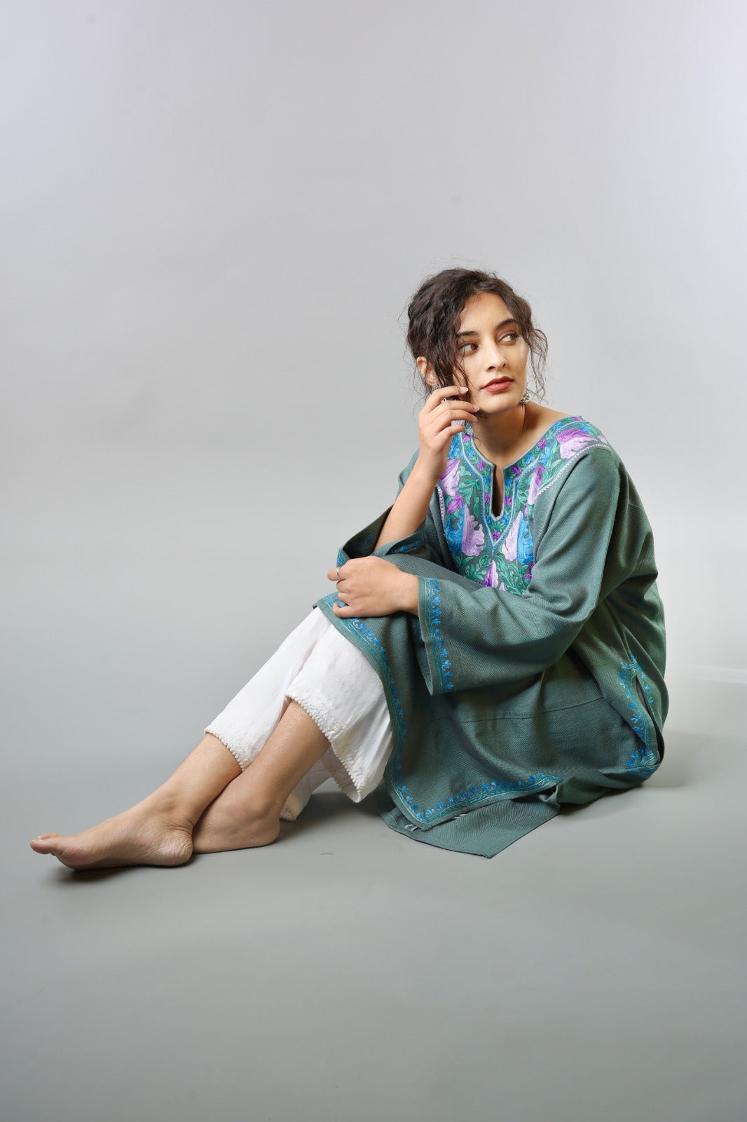 Ethnic Embroidered Kurta with Floral Neckline Detailing