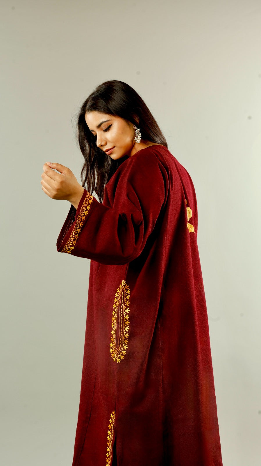 Ethnic Embroidered Kurta with Floral Neckline Detailing