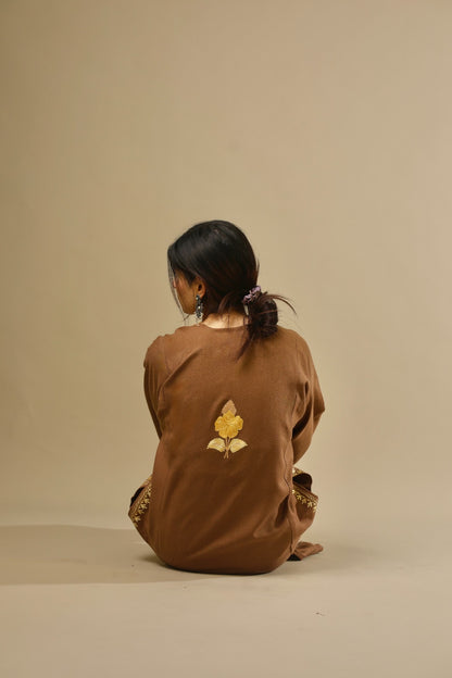 Ethnic Embroidered Kurta with Floral Neckline Detailing