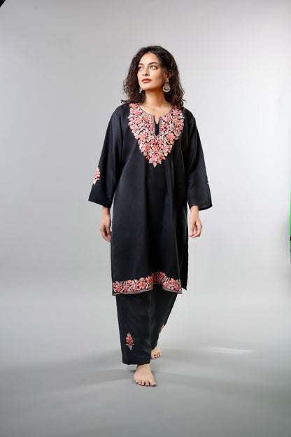 Ethnic Embroidered Kurta with Floral Neckline Detailing