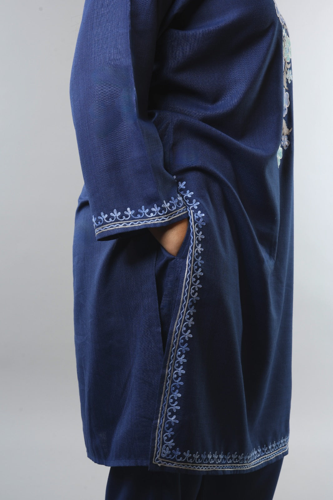 Ethnic Embroidered Kurta with Floral Neckline Detailing