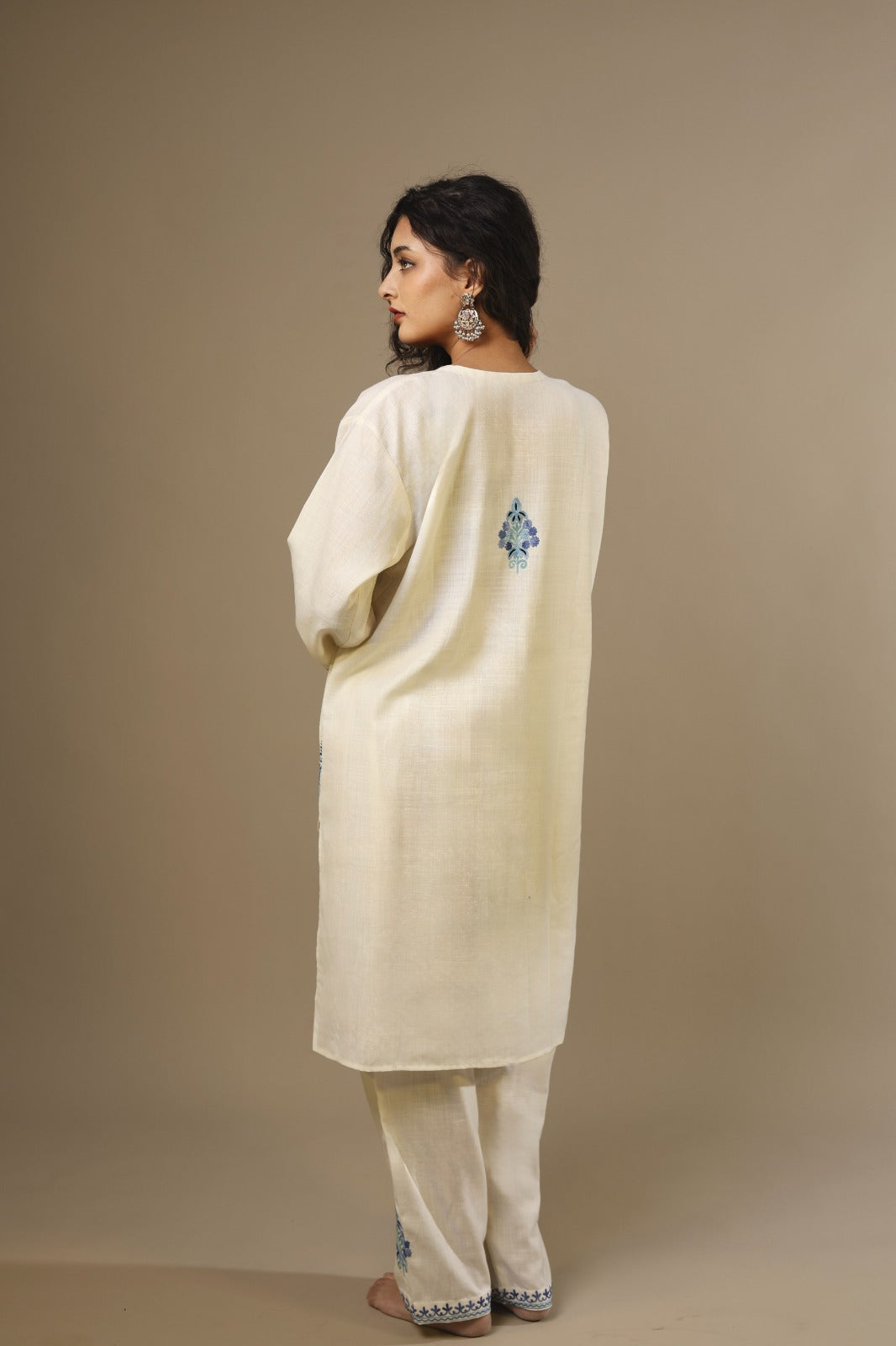 Ethnic Embroidered Kurta with Floral Neckline Detailing